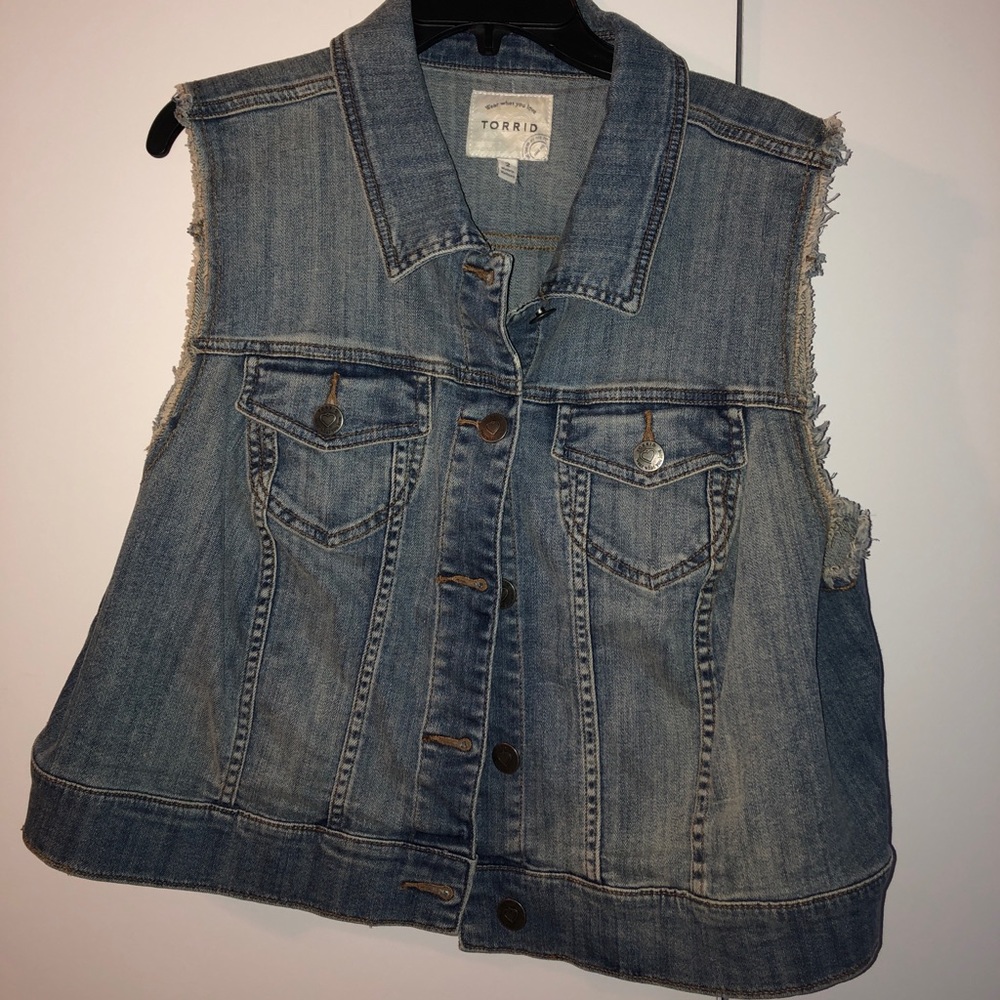 Jean sleeveless jacket